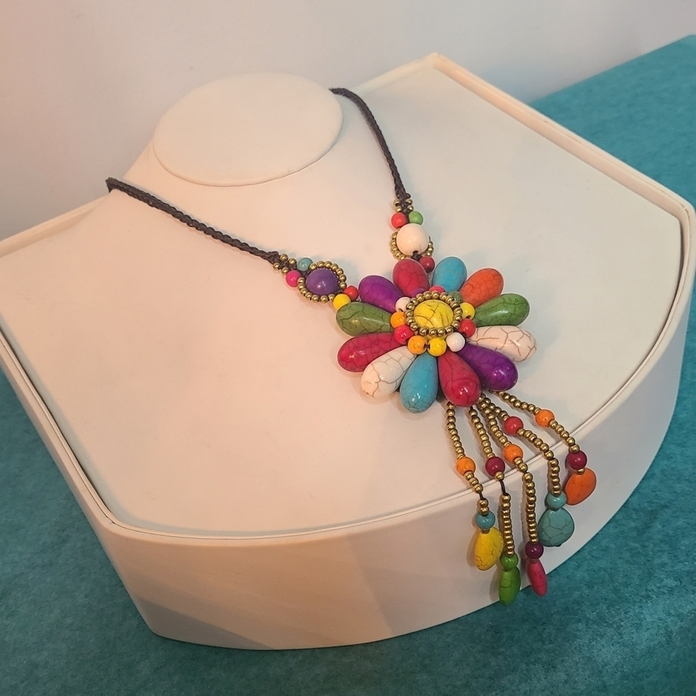 Colorful Stone Flower Pendant Necklace